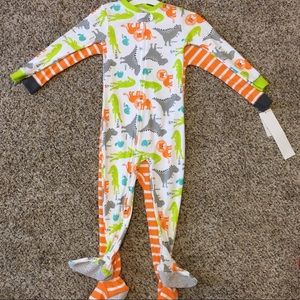 Lot of Carter’s 3T footie pajamas, NWT.